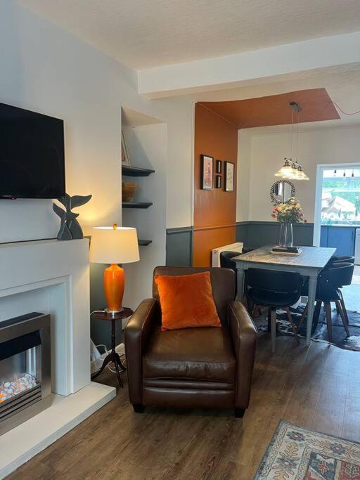 Lobster Cottage - Stylish 3 Bedroom Cottage In Heart Of Tenby Town, Pembrokeshire Екстериор снимка