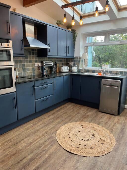 Lobster Cottage - Stylish 3 Bedroom Cottage In Heart Of Tenby Town, Pembrokeshire Екстериор снимка